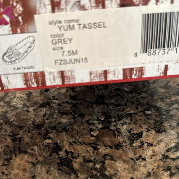 Unionbay Yum tassel moccasin slipper NIB 7.5 - Picture 8 of 8